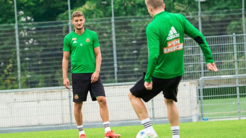JUGADORES DEL RAPID VIENA VUELVEN A LOS ENTRENAMIENTOS