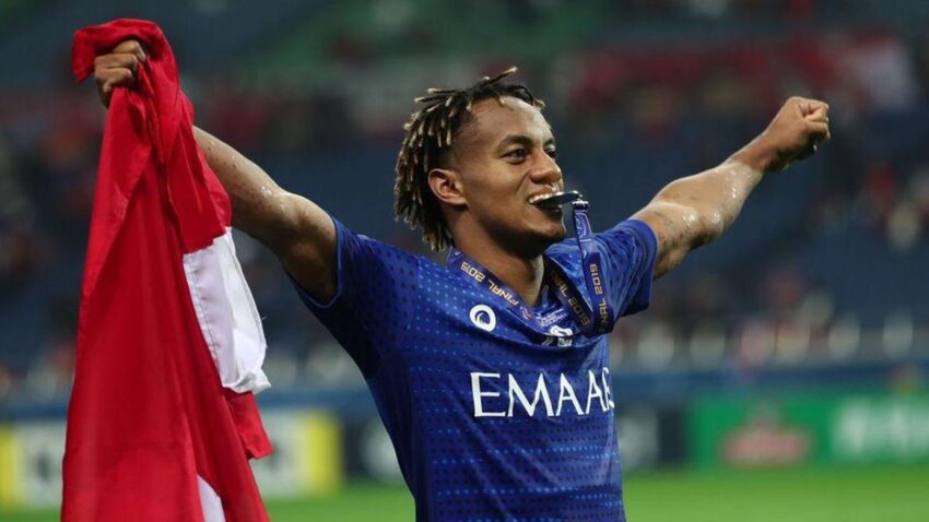 ANDRÉ CARRILLO ACEPTÓ REDUCCIÓN DE SU SUELDO A LA MITAD
