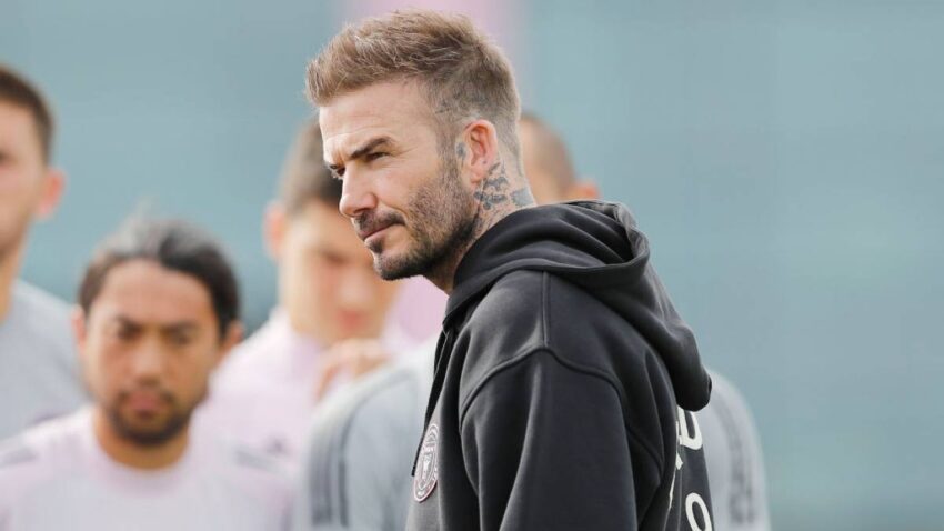 DAVID BECKHAM SUBASTA UN ENFRENTAMIENTO