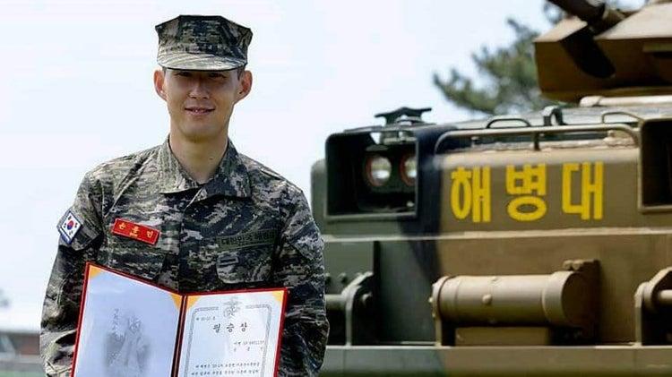 HEUNG-MIN SON TERMINA DE CUMPLIR SERVICIO MILITAR