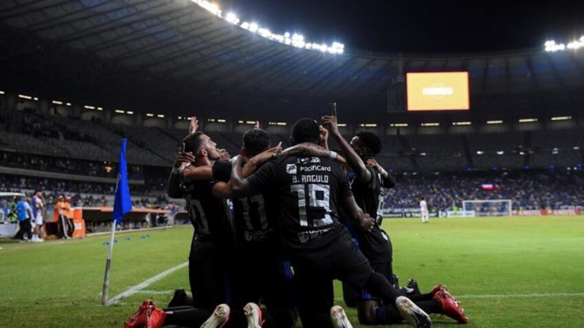 JUGADORES DEL EMELEC DIERON POSITIVO AL COVID-19