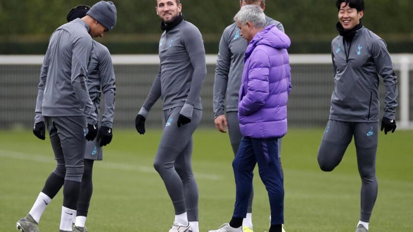 LA PREMIER LEAGUE AUTORIZA ENTRENAMIENTOS EN PEQUEÑOS GRUPOS