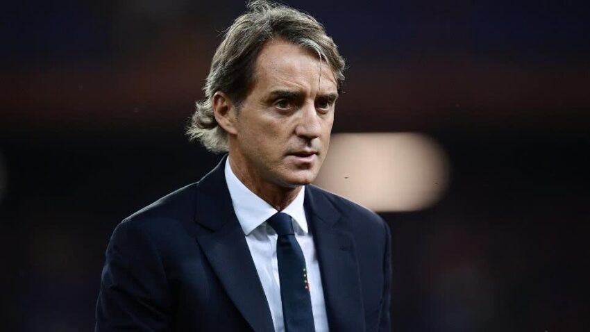 MANCINI: "HAY UN GRAN CAOS, PREFIERO QUE EL FÚTBOL SIGA PARADO"