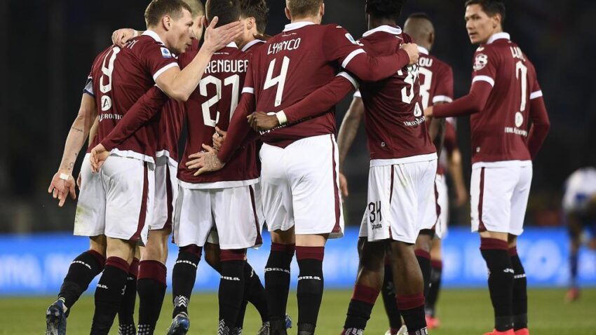 FUTBOLISTA DEL TORINO DA POSITIVO AL CORONAVIRUS