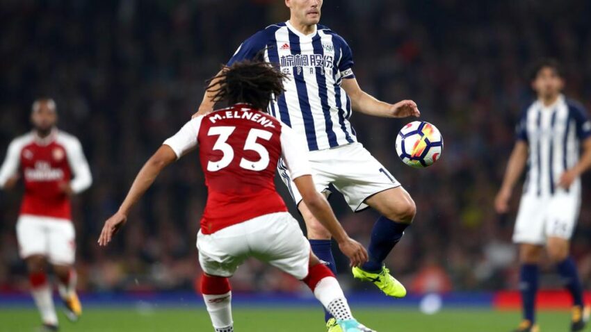 SE RETIRA EL JUGADOR QUE DISPUTÓ MÁS PARTIDOS EN LA PREMIER LEAGUE