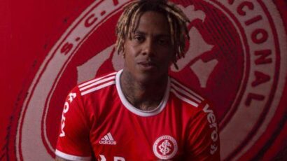 ABEL HERNÁNDEZ: «ESPERO PODER JUGAR CON PAOLO»