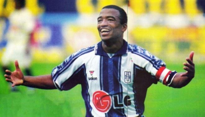 WALDIR SÁENZ:"SALAS TIENE QUE CONVENCER AL PLANTEL"