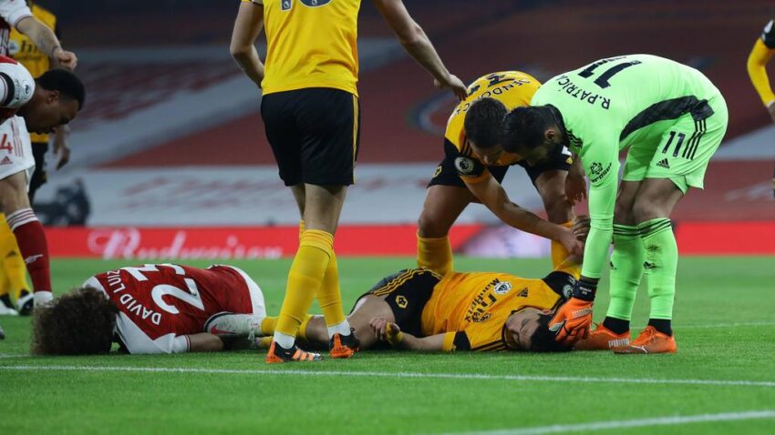 RAÚL JIMÉNEZ SUFRIÓ UNA FRACTURA CRANEAL