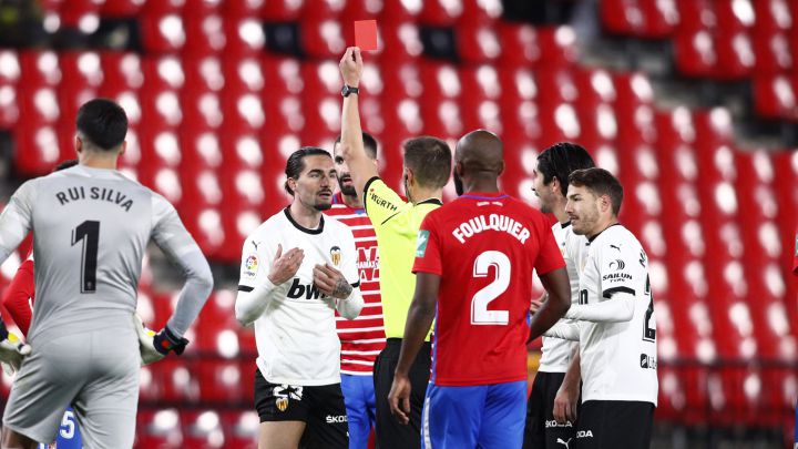 EL GRANADA VENCIÓ AL VALENCIA 2-1 EN LOS MINUTOS FINALES