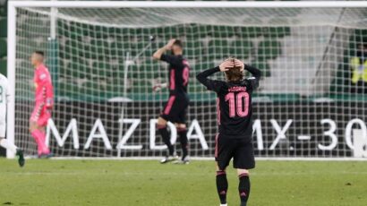 EL MADRID EMPATA CON ELCHE Y DEJA SOLO AL ATLÉTICO ARRIBA