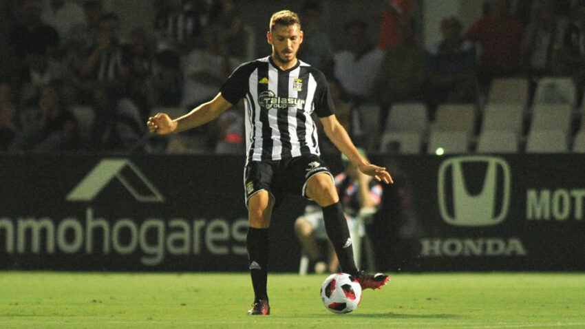 AYALA: "NOS SEGUI LOS PASOS"