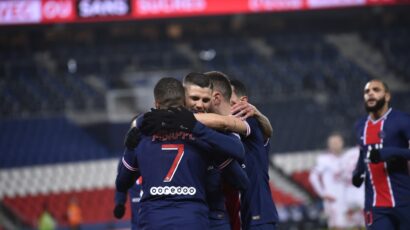 EL PSG GANA Y ACECHA AL LYON