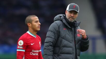 KLOPP DEFIENDE A THIAGO ALCÁNTARA