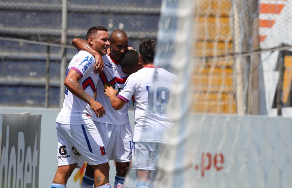 César Vallejo Alianza Universidad