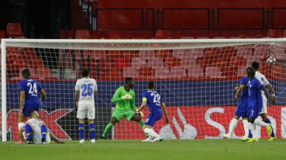 CHELSEA A PESAR DE LA DERROTA, CLASIFICÓ