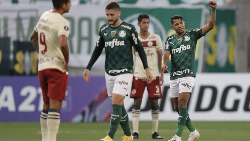 UNIVERSITARIO GOLEADO Y ELIMINADO