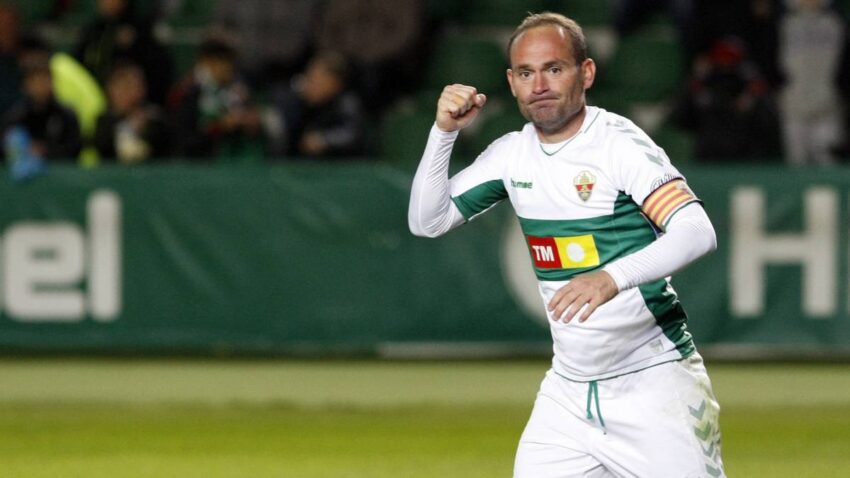 FRANCISCO MARTÍNEZ SE RETIRA DEL FÚTBOL EN EL ELCHE