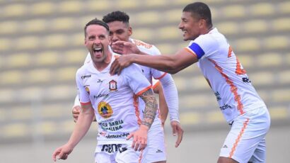 AYACUCHO FC SIGUE EN LA BICENTENARIO