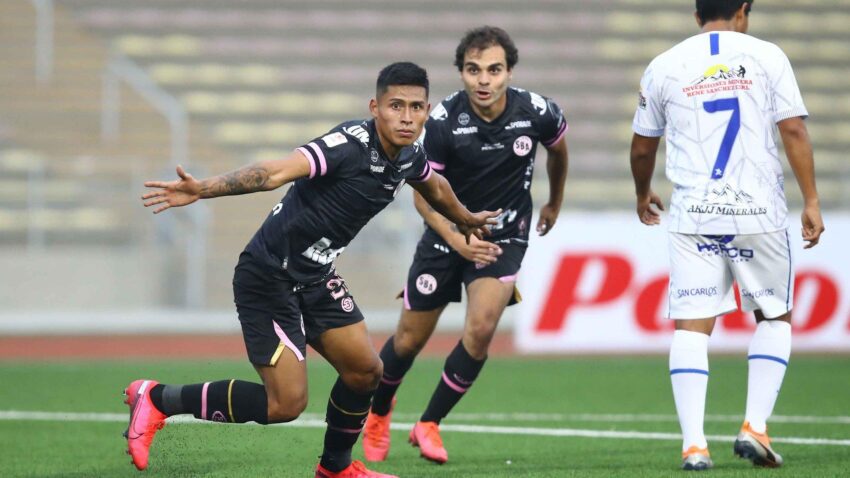 SPORT BOYS LE GANA A SANTOS Y SIGUE EN CARRERA