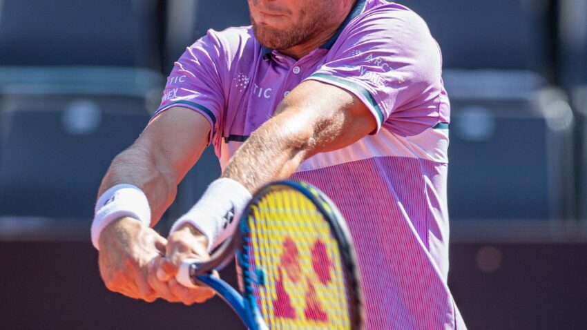 Casper Ruud muy firme en su debut en Gstaad.