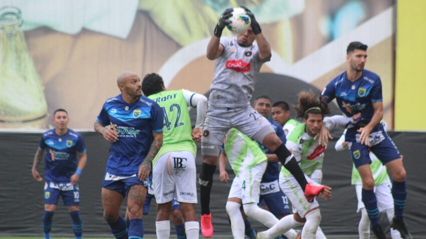 CARLOS STEIN Y PIRATA FC SE REPARTEN PUNTOS