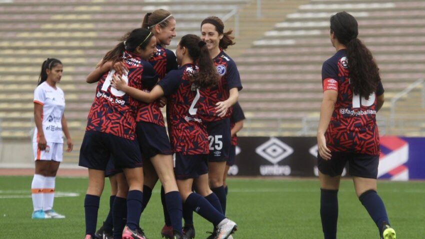 MUNICIPAL GOLEÓ A AYACUCHO FC