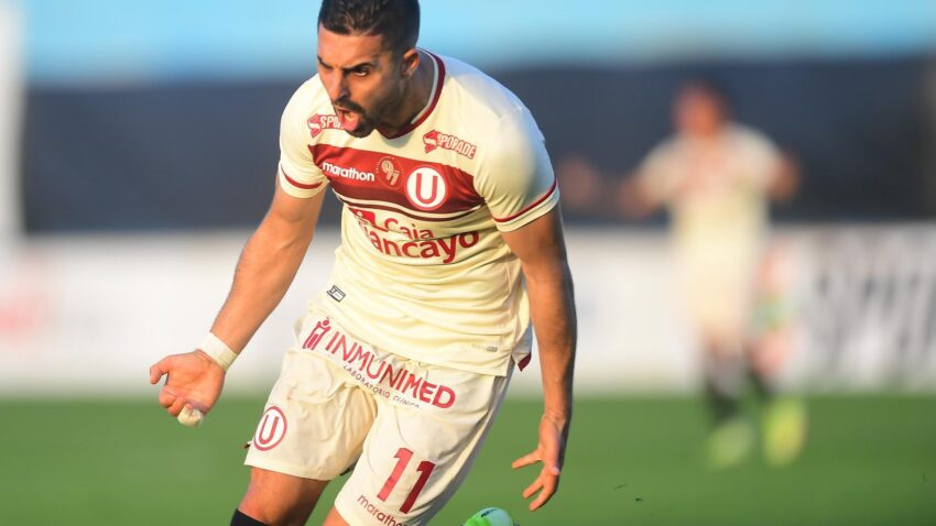 UNIVERSITARIO RESCATA UN PUNTO ANTE CANTOLAO