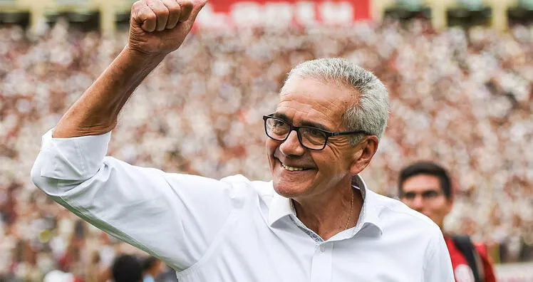 GREGORIO PÉREZ: "ME DEMORÉ 15 MINUTOS EN DARLE EL SÍ A LA U"