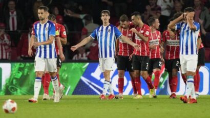 REAL SOCIEDAD Y PSV IGUALARON A DOS