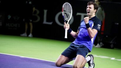 RINDERKNECH ELIMINA A POUILLE