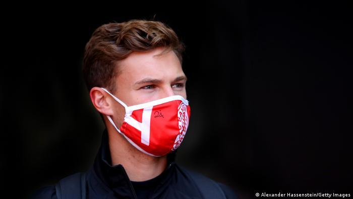 BAYERN DEFIENDE A KIMMICH DE LAS CRÍTICAS POR NO VACUNARSE