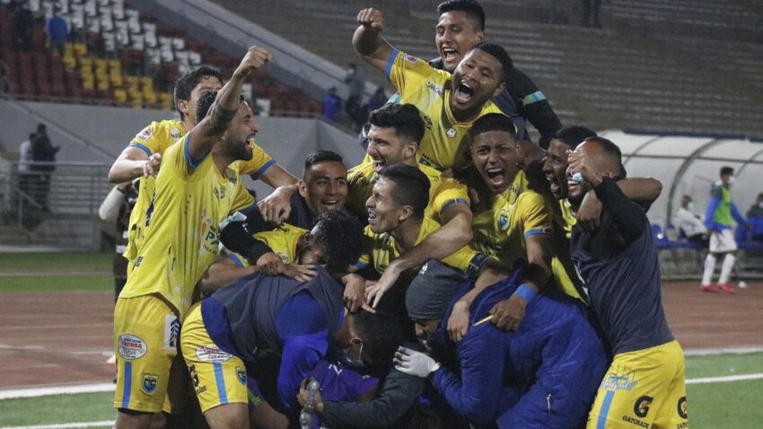 CARLOS STEIN AVANZA EN LOS PLAY OFFS