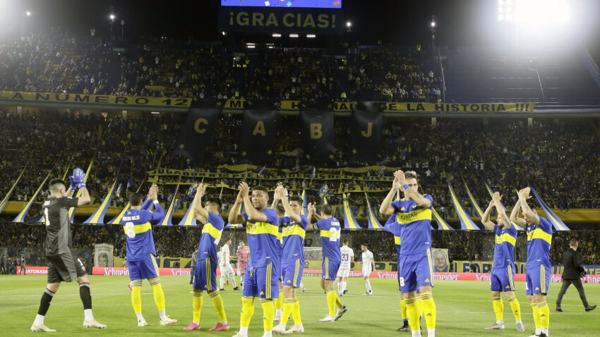BOCA VENCE A GODOY CRUZ Y SUBE EN LA TABLA
