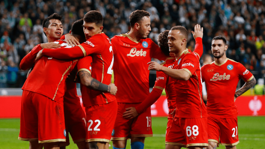 NAPOLI GOLEÓ AL LEGIA EN VARSOVIA