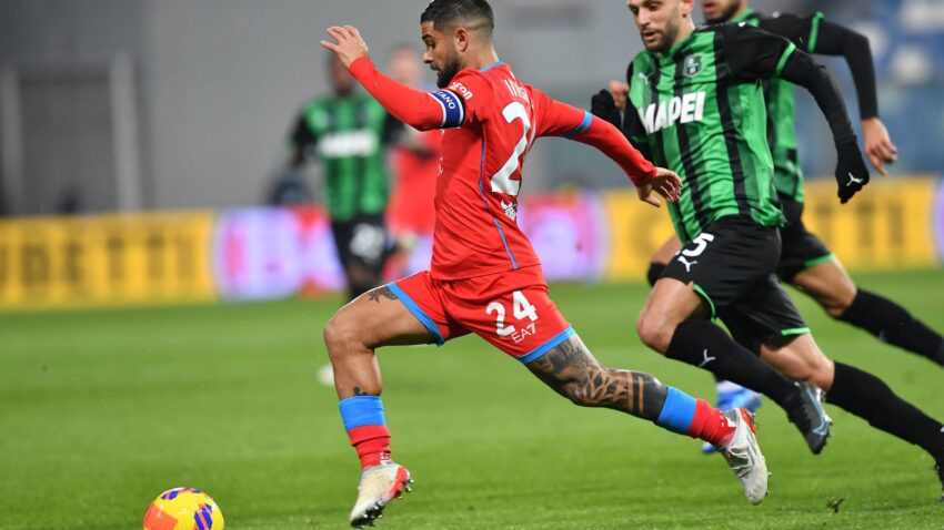 NAPOLI Y UN SUSTO ANTE SASSUOLO QUE CASI LE CUESTA LA PUNTA