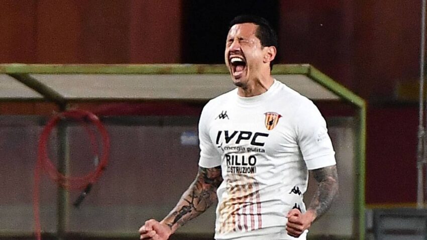 LAPADULA ES EL NUEVO DELANTERO DEL CAGLIARI
