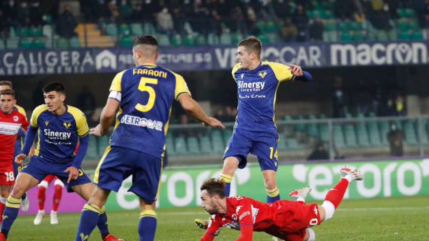 HELLAS VERONA Y FIORENTINA EMPATARON