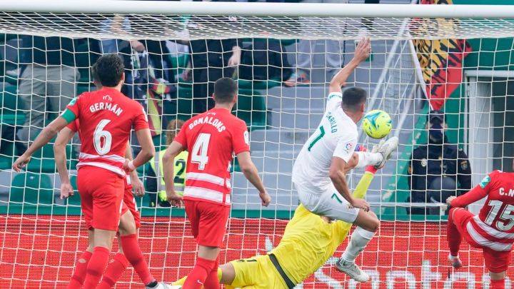 ELCHE Y GRANADA EMPATARON SIN GOLES