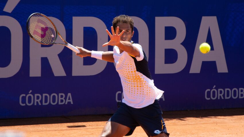 VARILLAS SE METE AL CUADRO PRINCIPAL EN CÓRDOBA