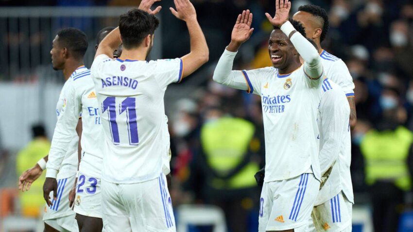 EL REAL MADRID EN CASA GOLEÓ AL VALENCIA
