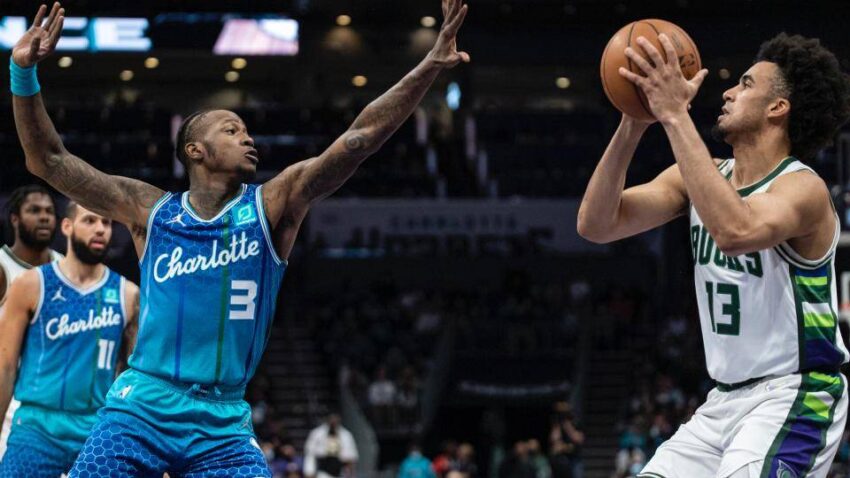 CHARLOTTE HORNETS VENCE A LOS BUCKS
