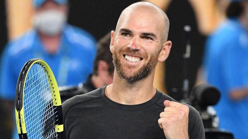 ADRIAN MANNARINO SIGUE EN CARRERA EN MELBOURNE