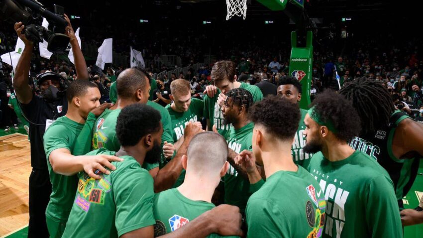 BOSTON CELTICS VENCE A LOS HAWKS