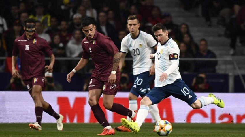 ARGENTINA RECIBE A VENEZUELA PARA MANTENER EL INVICTO