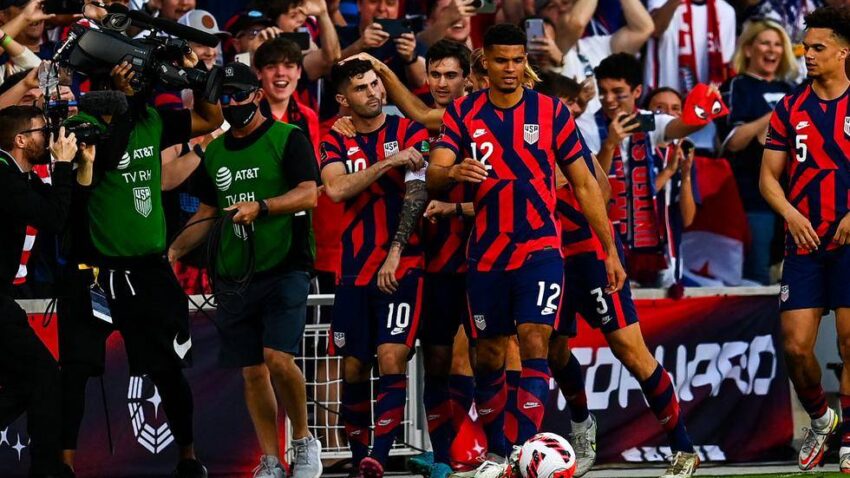 ESTADOS UNIDOS GANÓ Y ESTÁ CON PIE Y MEDIO EN QATAR