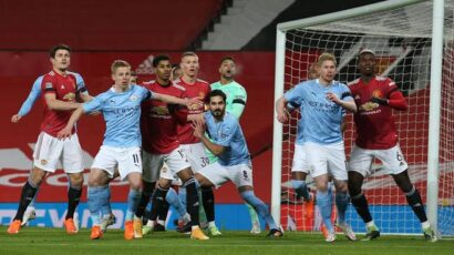 CHOCAN EN EL DERBI DE MANCHESTER EL CITY Y UNITED