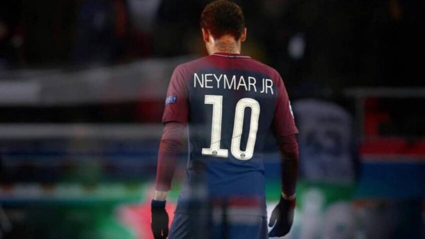 NEYMAR RECIBE DURAS CRÍTICAS EN FRANCIA