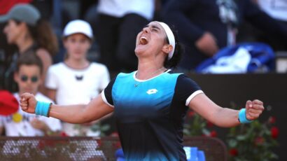 JABEUR SOBREVIVE A SAKKARI Y AVANZA EN ROMA