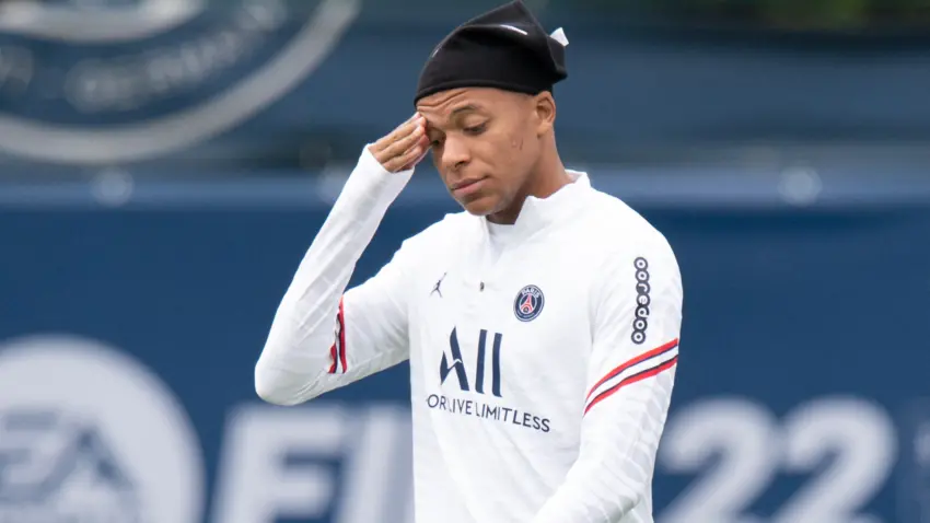 EL ENTORNO DE MBAPPÉ MOLESTO CON EL REAL MADRID