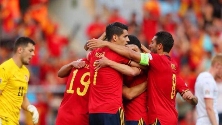 ESPAÑA GANÓ Y SUPERÓ A PORTUGAL COMO LÍDER DE GRUPO